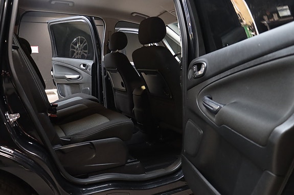 Ford Galaxy 14 of 22