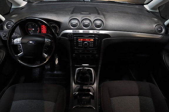 Ford Galaxy 18 of 22