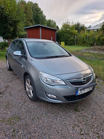 Opel Astra 2 of 4