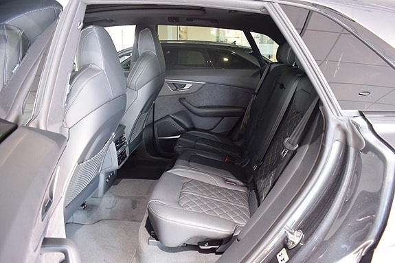 Audi S8 8 of 11