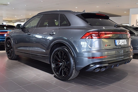 Audi S8 2 of 11