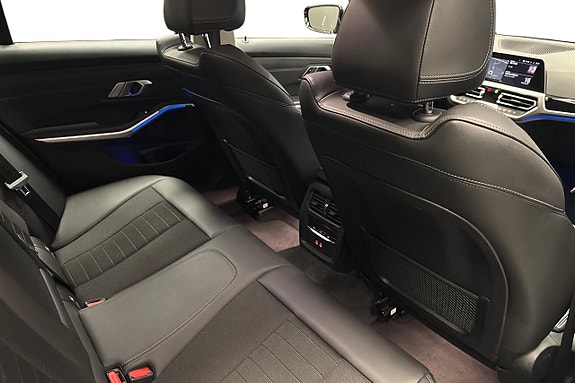 BMW 320d 12 of 13