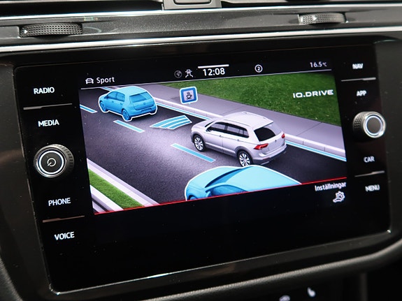 Volkswagen Tiguan 25 of 30