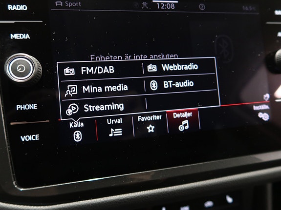 Volkswagen Tiguan 21 of 30
