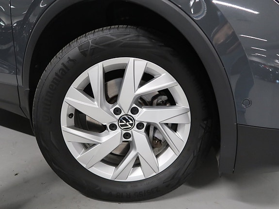 Volkswagen Tiguan 11 of 30