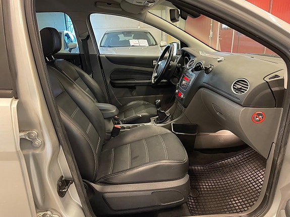 Ford Focus 13 of 22
