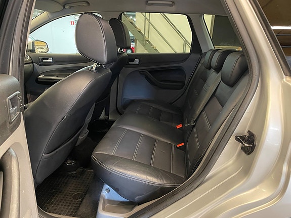 Ford Focus 11 of 22