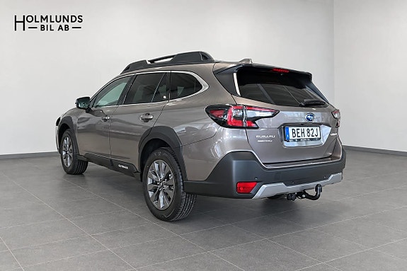 Subaru Outback 4 of 11