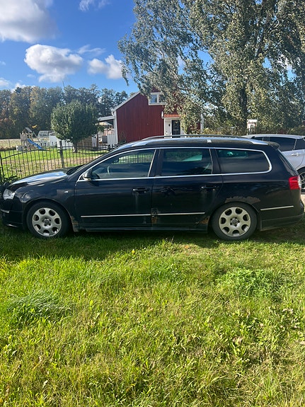 Volkswagen Passat 12 of 15