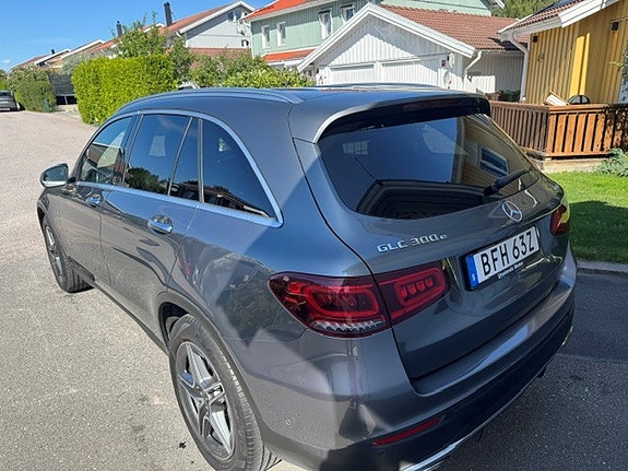 Mercedes-Benz GLC300 e 4 of 10
