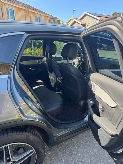 Mercedes-Benz GLC300 e 5 of 10