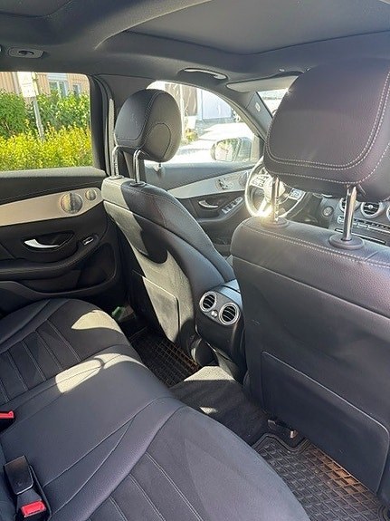 Mercedes-Benz GLC300 e 9 of 10