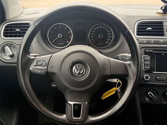 Volkswagen Polo 10 of 13