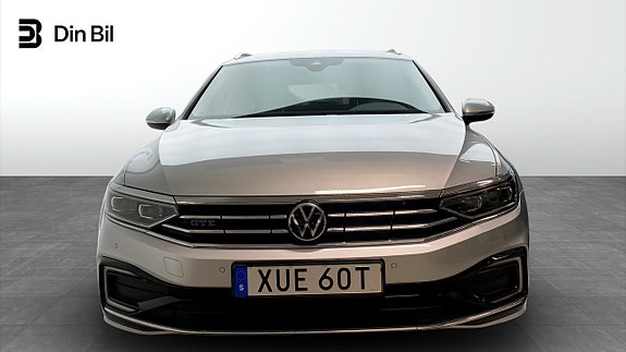 Volkswagen Passat 4 of 12