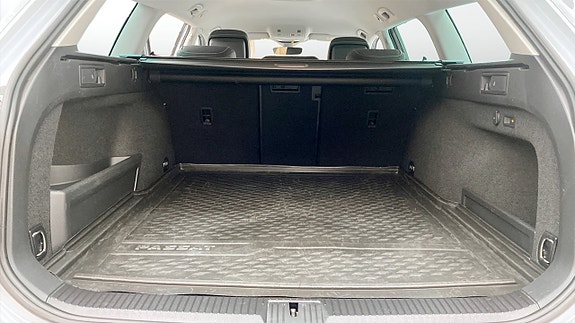 Volkswagen Passat 12 of 12
