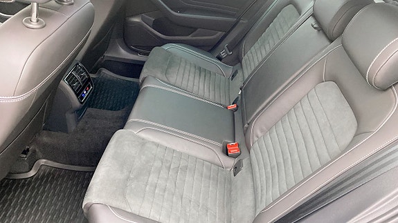 Volkswagen Passat 11 of 12