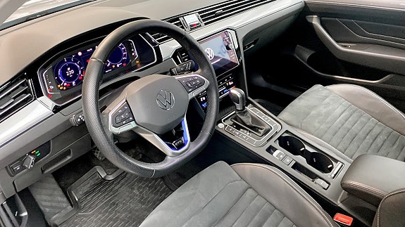 Volkswagen Passat 7 of 12
