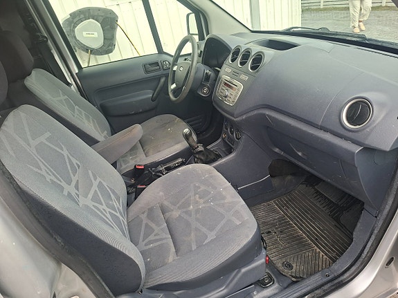 Ford Transit Connect 4 of 5