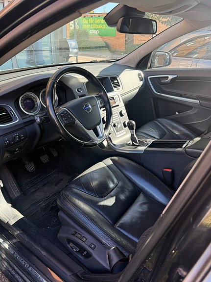 Volvo V60 5 of 5