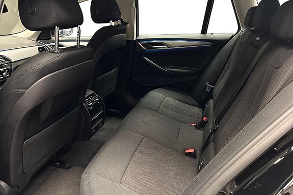 BMW 530e 10 of 15