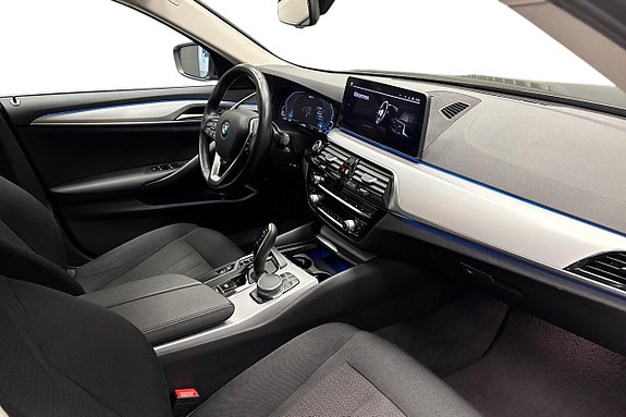 BMW 530e 12 of 15