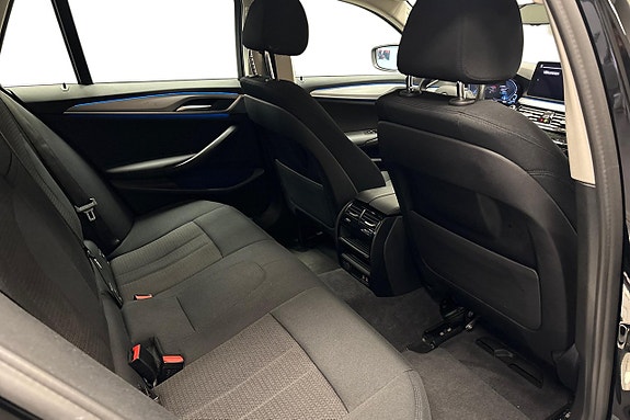 BMW 530e 13 of 15