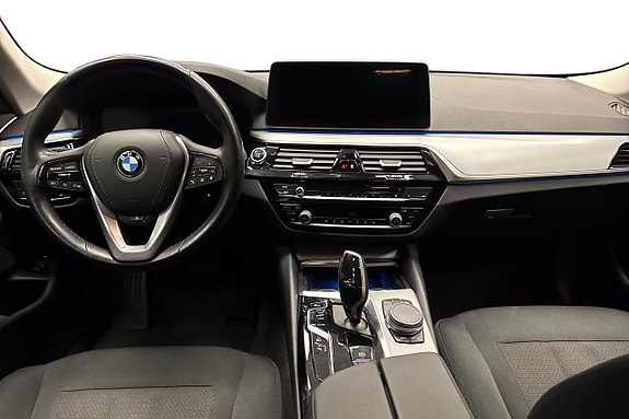 BMW 530e 11 of 15