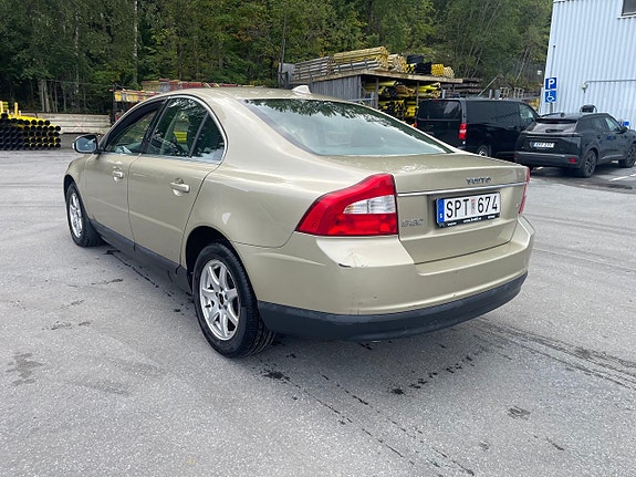 Volvo S80 3 of 6