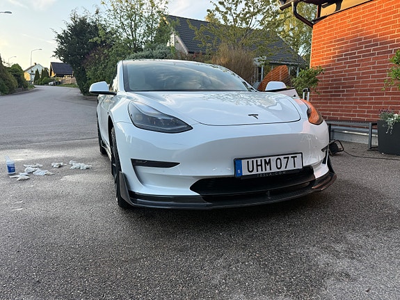 Tesla Model 3 5 of 5