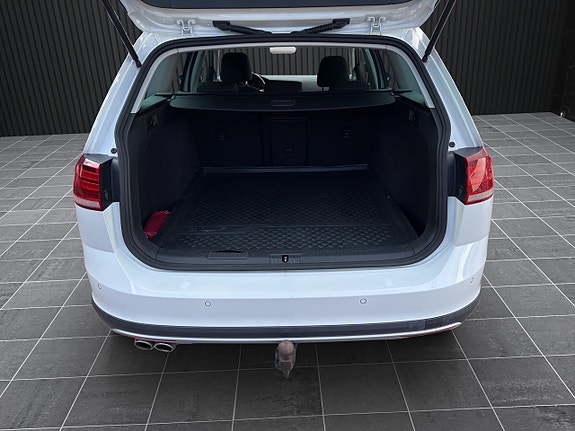 Volkswagen Golf Alltrack 9 of 19