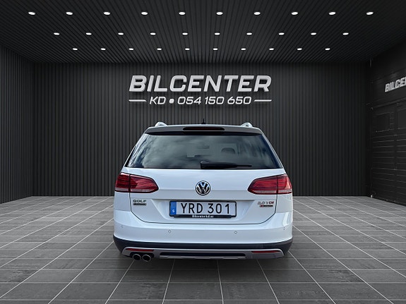 Volkswagen Golf Alltrack 8 of 19