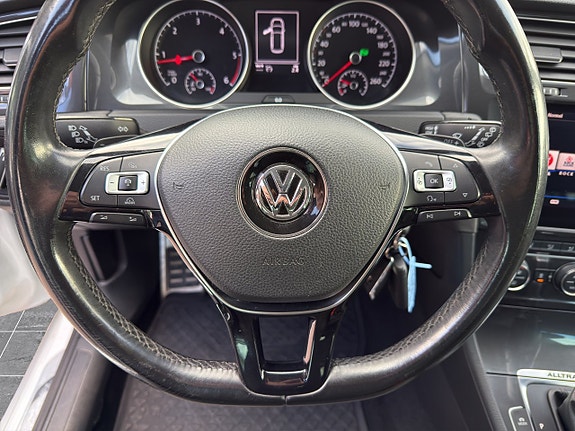 Volkswagen Golf Alltrack 15 of 19