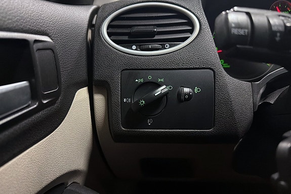 Ford Focus 8 of 14