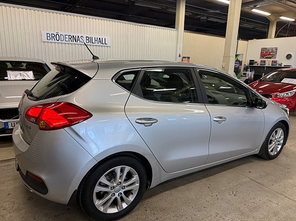 Kia Ceed 2 of 14