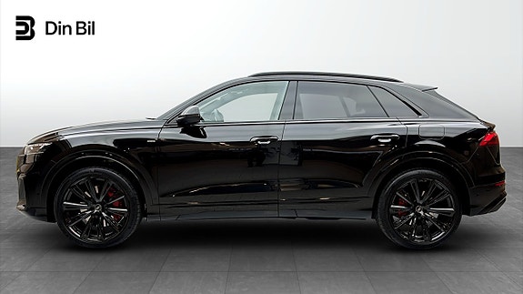 Audi Q8 2 of 18