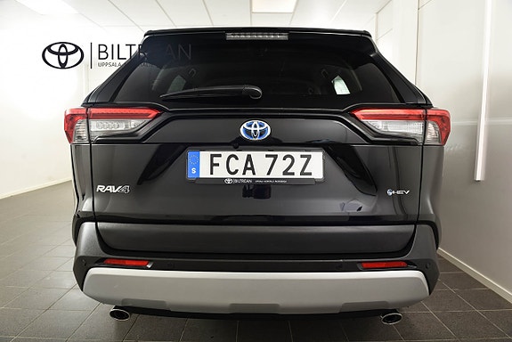 Toyota RAV4 4 of 16
