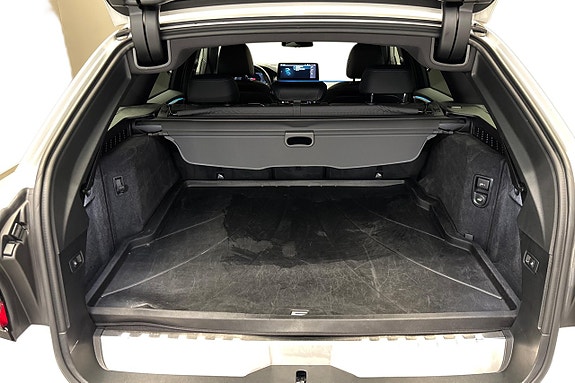 BMW 530e 14 of 14