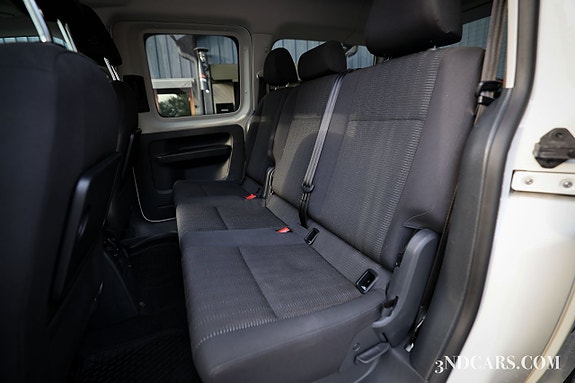Volkswagen Caddy Maxi 11 of 23