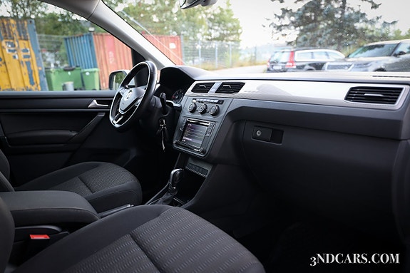 Volkswagen Caddy Maxi 18 of 23