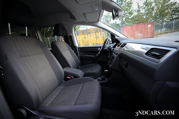 Volkswagen Caddy Maxi 17 of 23