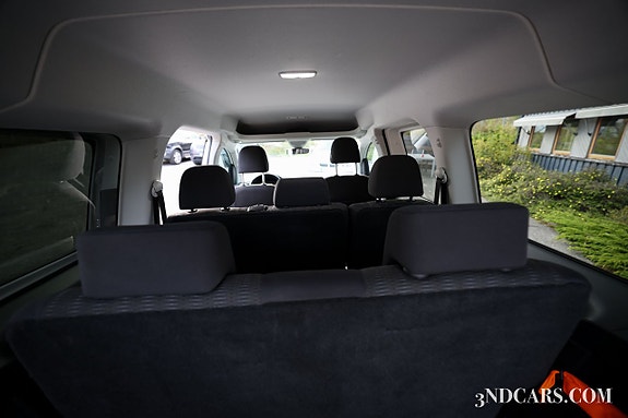 Volkswagen Caddy Maxi 12 of 23