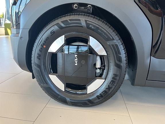 Kia PV5 16 of 16