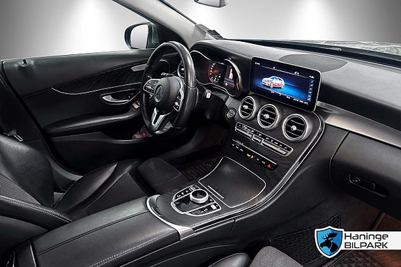 Mercedes-Benz C300 10 of 29