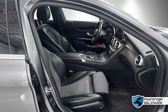 Mercedes-Benz C300 11 of 29