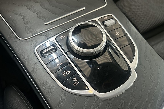 Mercedes-Benz C300 21 of 29