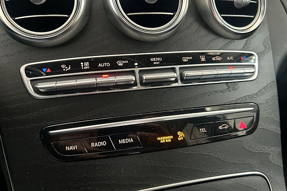 Mercedes-Benz C300 20 of 29