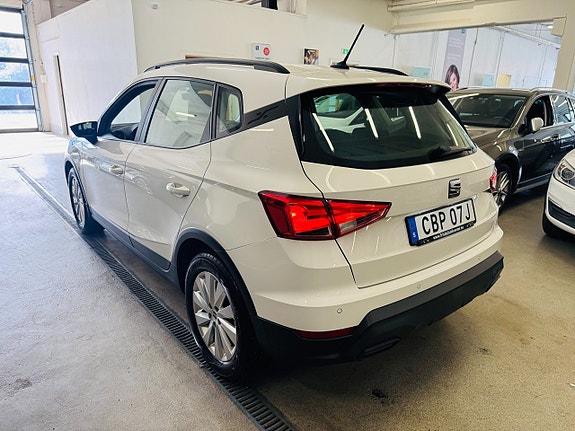 Seat Arona 16 of 25