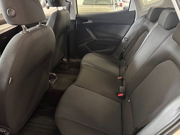 Seat Arona 19 of 25