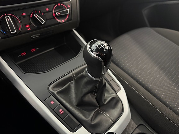 Seat Arona 22 of 25