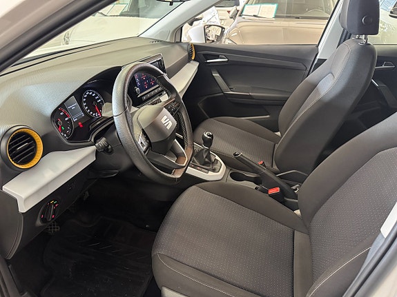 Seat Arona 20 of 25